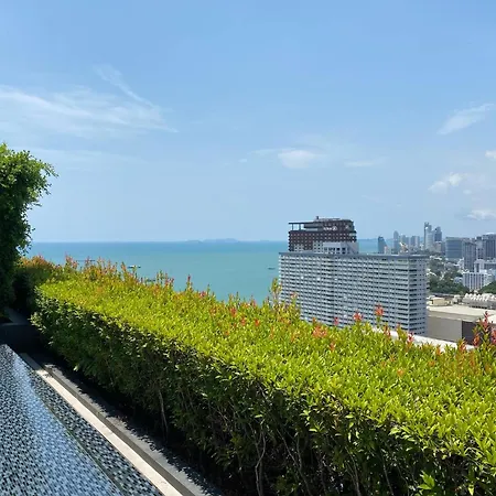 The Base In Pattaya City Exterior photo