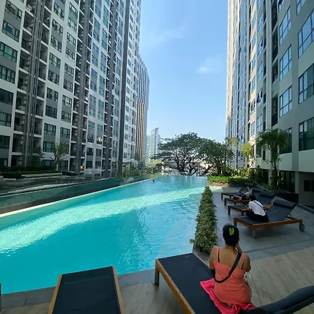 The Base In Pattaya City Exterior photo